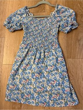 Rumor Girl's Size 6 Blue Floral Puff Sleeve Dress That Ties In The Back